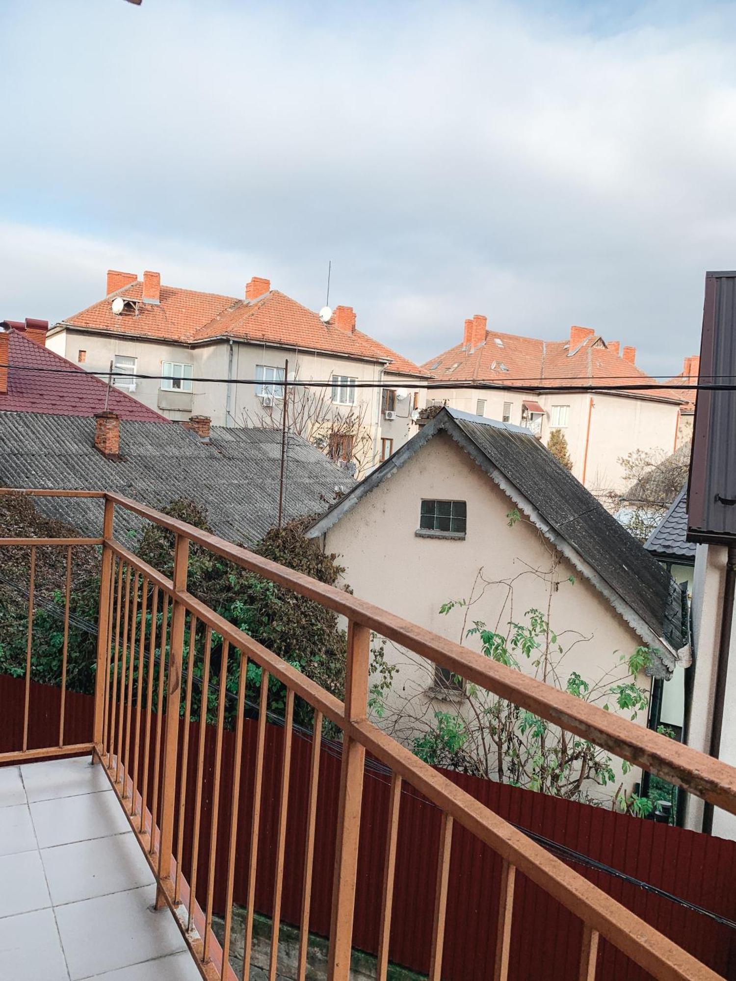 Apartments Domovik Мостова 5 Кв 38 Mukacheve Ngoại thất bức ảnh